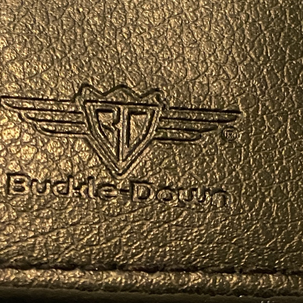 Harry Potter Buckle-Down Green Slytherin Crest Wallet - Picture 5 of 5